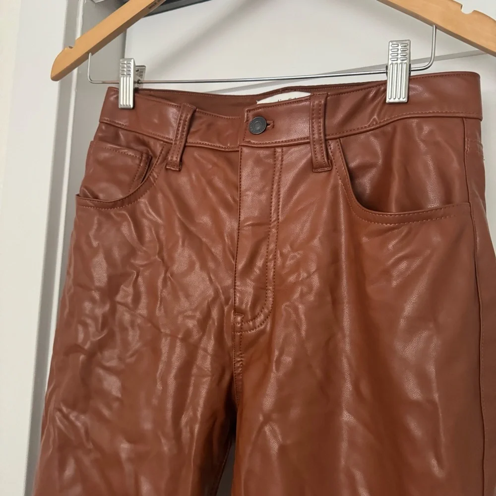 Abercrombie & Fitch 90s Straight Ultra High Rise Brown Faux Leather Pants Size 6